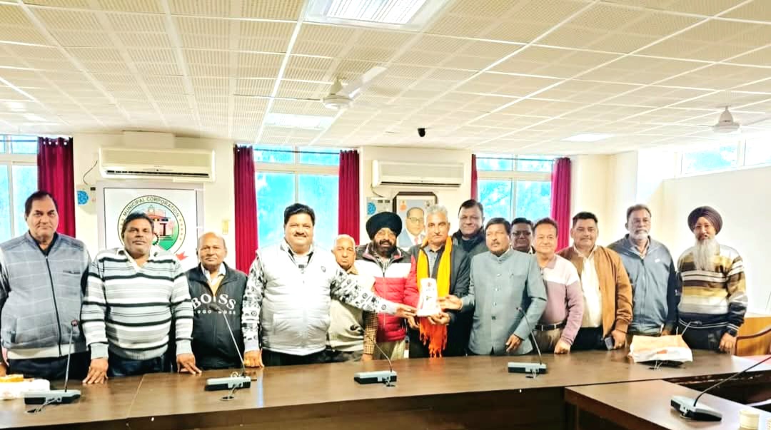 Retired Employees Union held a meeting under the chairmanship of Chairman Kulwant Singh Saini